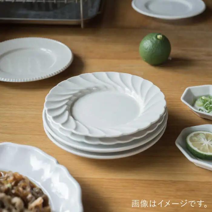 【波佐見焼】輪花丸皿 ミルク色 2枚セット 食器 皿【イロドリ】[KE53] 波佐見焼