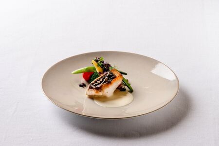 ツキシュールラメール ランチペア-お食事券 ［株式会社 エスワイリパブリック］【007017】 ﾚｽﾄﾗﾝ ﾁｹｯﾄ 食事券 ﾍﾟｱ ﾗﾝﾁ ｺｰｽ ﾌﾚﾝﾁ 記念日