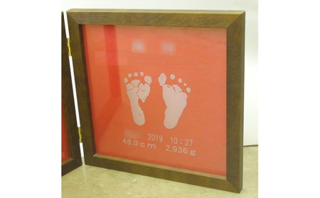 出産祝い用 手型・足型彫刻ガラス入り写真立て 足型
