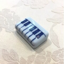 弾いてみたくなる♪ハーモニー鍵盤箸置(2個入り) しん窯・青花 A10-100_イメージ2