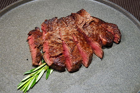 【8月発送分】極上近江牛ヒレステーキ【150g×2枚】【CB10U-8m】(近江牛 ステーキ すてーき 滋賀県産 ブランド和牛 牛 ギフト用 ステーキ肉 大人気ステーキ肉 高級ステーキ肉 最高品質 和