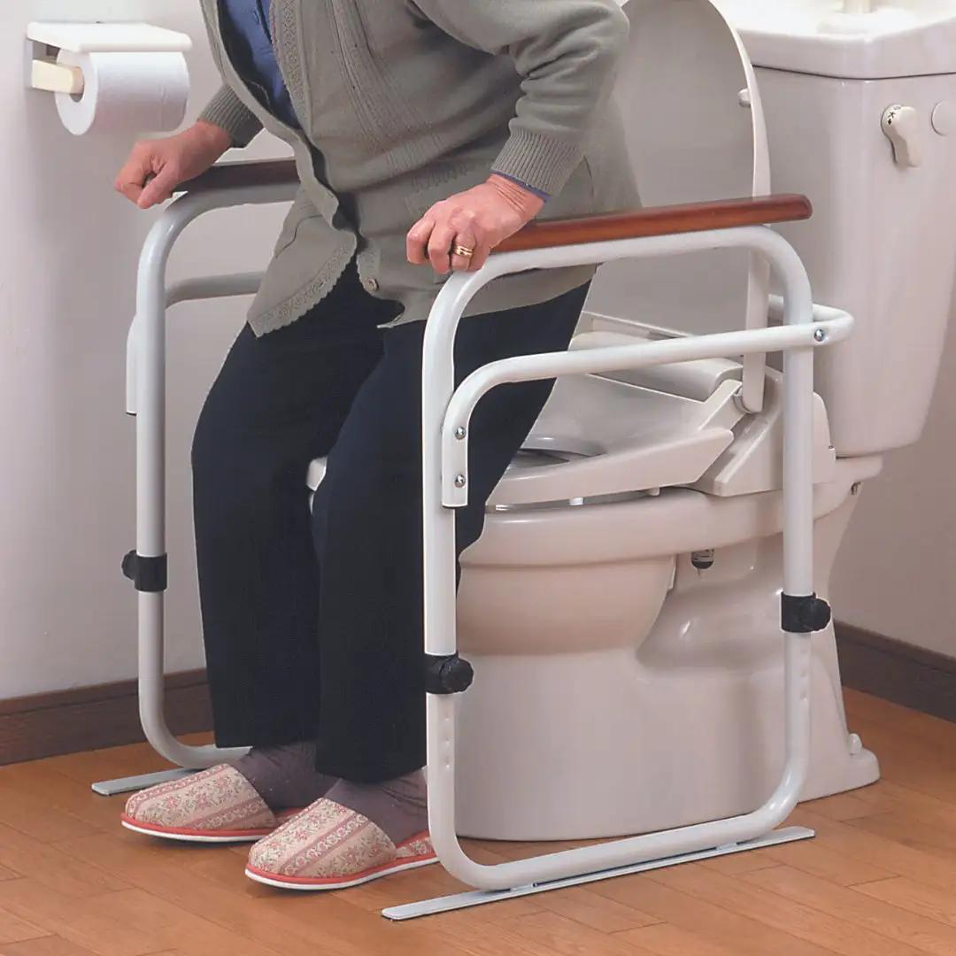 トイレ用アーム ホワイト 燕三条製 トイレ補助 バリアフリー 介助 bwsSELECTION [ビーワーススタイル]【050S002】
