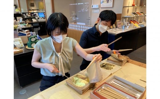 箔づくり体験　スタンダードプラン 箔づくり 体験チケット 旅行 宿泊券 伝統工芸 スタンダードプラン 工芸体験 金箔 アクティビティ 観光 文化体験 プレミアム 旅行パッケージ 観光スポット 日本文化 旅行ギフト 体験型 石川 金沢 北陸 復興支援 復興応援