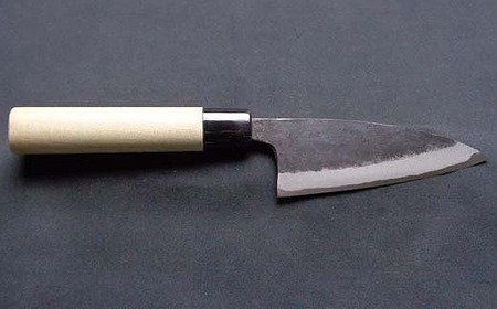 土佐の打ち刃物職人が作る、黒打ち小包丁　刃渡り105mm | 白2 朴【グレイジア株式会社】 [ATAC446]