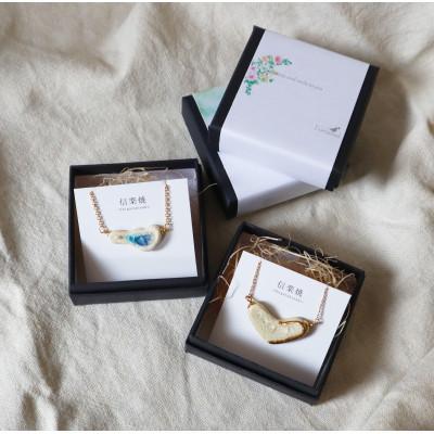 ふるさと納税 甲賀市 【雑誌掲載】信楽焼の伝統工芸(陶器)リラックスタイムに。アロマが香るネックレス/癒し　-湖面- |  | 03