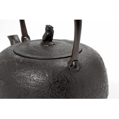 ふるさと納税 奥州市 南部鉄器 鉄瓶 丸南部松(中) 1.4L 【伝統工芸士 佐藤勝芳 作】 IH調理器 [Y0048] |  | 02