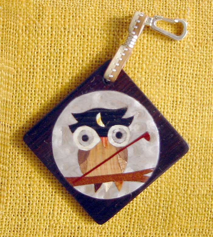 【ふるさと納税】伊豆・伊東 森のぞうがん美術館 木象嵌で作る「ゴルフネームプレート ふくろう2」 1枚