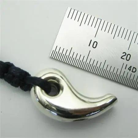 勾玉銀の笛　天然石ビーズ付き　大きめサイズ(約23mm)_ペンダント 彫金 シルバー アクセサリー ホイッスル 防災 防災グッズ 非常用 防災用品_【1200437】