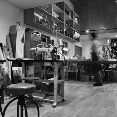 ふるさと納税 河内長野市 本革タオルホルダー ウォールナット ブラック 国産レザー Teha’amana |  | 03