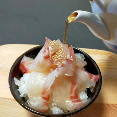 ふるさと納税 南伊勢町 訳あり 鯛 1匹 セットA 3〜400g 伊勢志摩産の新鮮な真鯛 真空冷蔵 しゃぶしゃぶ、海鮮丼に |  | 03