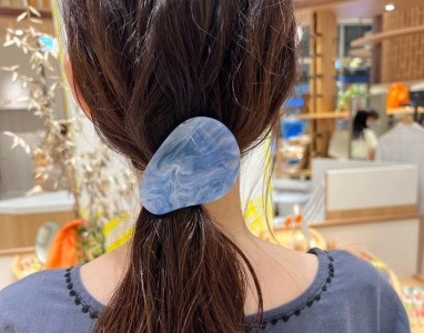 アクリル製 ヘアクリップ ヘアアクセサリー pale blue（ペールブルー） eME　peta