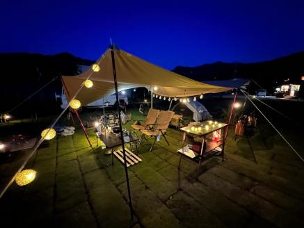 マリンベース西伊豆サイト利用券5,500円分＋薪詰め放題1杯分 【 キャンプ CAMP キャンプ場 富士山 海 駿河湾 眺望 眺め 自然 関東 近郊 おすすめ 釣り 穴場 芝サイト 】