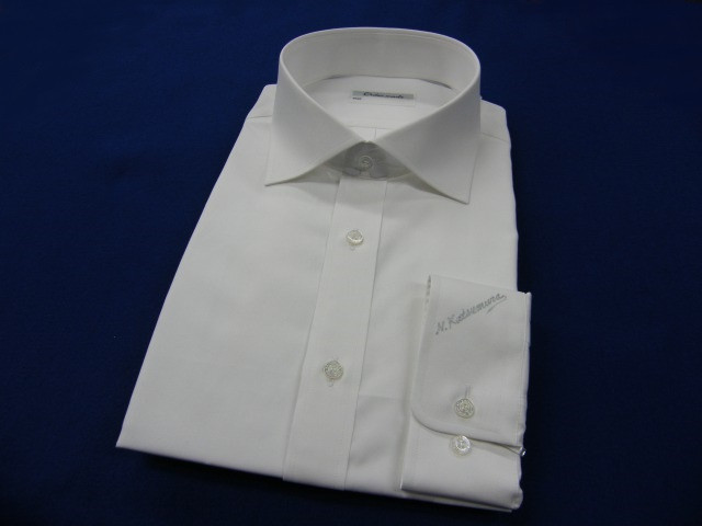 
オーダーワイシャツ　-川西町産貝ボタンを使用-【生地：ブロードクロス 120番 双糸】
