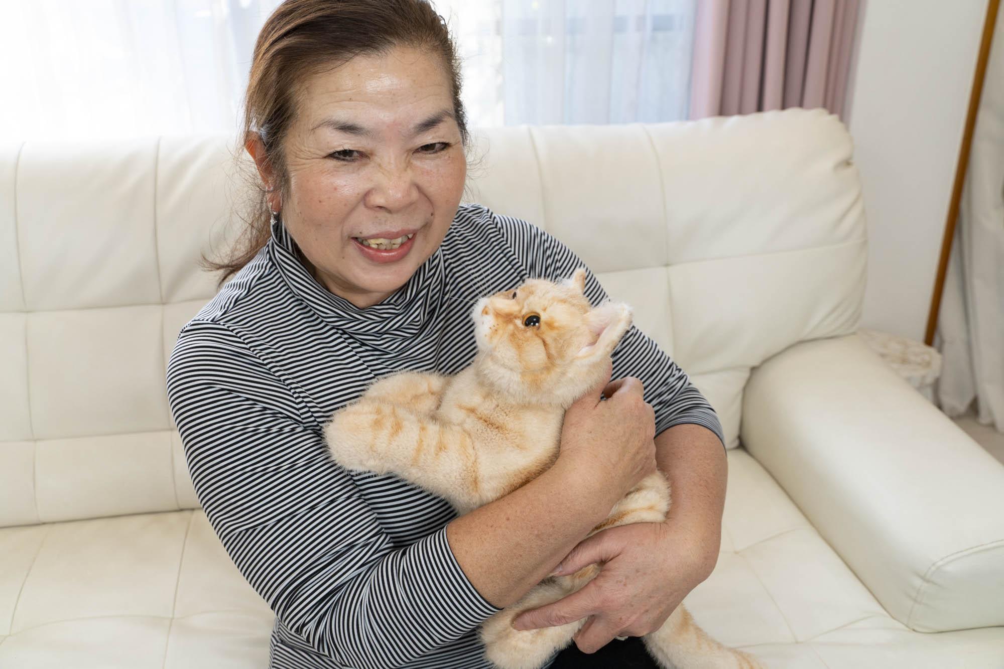 川崎市のロボットメーカーが作る、シニア向けペットの代理ロボット！なでなでねこちゃんEXシリーズ　（とら）