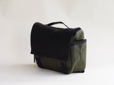 MESSENGER（鹿革メッセンジャーバッグ）BK× KHAKI（ブラック×カーキ） バック 鹿革 レザー  メンズ レディース ジェンダーレス アップサイクル ショルダーバッグ サイドポケット付 か