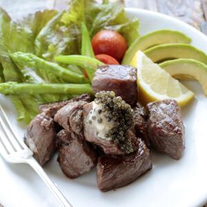 A級食材セット 千屋牛ステーキと新見フレッシュキャビア・キャビアバター(プレミアム)