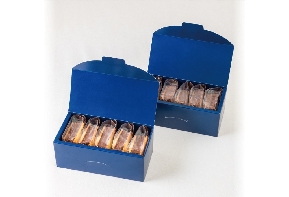 トップス　クッキーサンド〈ミルク37％・スイート62％〉１０個入り【目黒工場製造】