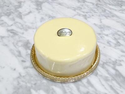 【サイズ　5号】ホワイト生チョコレートケーキ　coffeebeans & sweets Antiqueのガナッシュショコラブラン