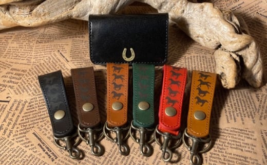 蹄鉄付き名刺入れ(ブラック)＆馬九いくキーリング(レッド)　栗東市 / 株式会社ブルズエフ [BIAU159]