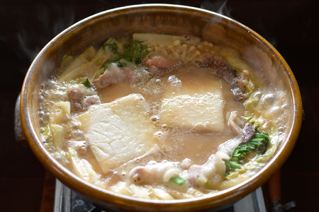 DI002　いろり茶屋の国産いのしし鍋1～2人前　もちセット（冷凍）