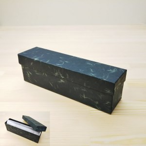 「三嶋柄入り」ハンドメイド牛革ペンケース（箱入り）＜モカ＞