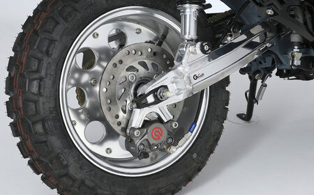 DAX125（JB04/JB06）　リアキャリパーサポート　ブレンボ2P用 / カスタム バイクカスタム カスタムパーツ ブレーキ キャリパーサポート ブレンボ対応 純正ホイール対応 亀山市/有限会社