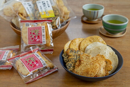人気！手焼きせんべい5袋詰め合わせ（餃子、醤油、黒胡椒、黒胡麻、七味） ｜ せんべい 煎餅 おせんべい 餃子 宇都宮餃子 国産有機米 添加物不使用 本醸造醤油