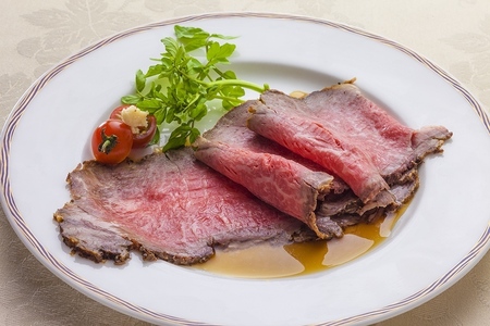 J61　但馬牛 炭火焼 ローストビーフ ( スライス )　750g 【 但馬牛 黒毛和牛 和牛 ブランド牛 国産牛 国産 ロース サーロイン レストラン 贈り物 ギフトお祝い 兵庫県 宍粟市 しそうし