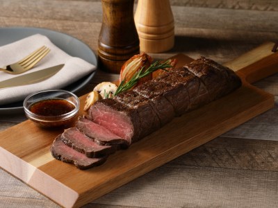 北海道十勝芽室町 十勝産 牛モモ肉 ローストビーフ 500g　me026-014c