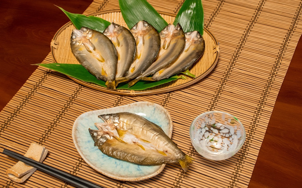 
                  グランプリ受賞【期間限定】馬瀬川上流鮎 若鮎 一夜干し ６尾×2袋（計12尾）【丸八旅館】あゆ アユ 鮎 一夜干し 丸八旅館 下呂市 馬瀬
                