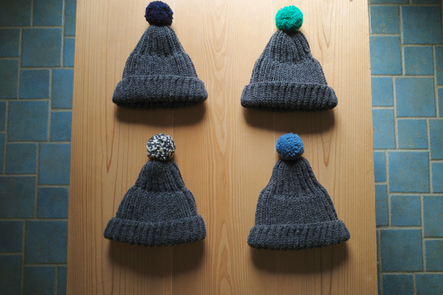 
            【気仙沼ニッティング】ポンポン帽子（チャコールグレー） [気仙沼ニッティング 宮城県 気仙沼市 20563309] 
          