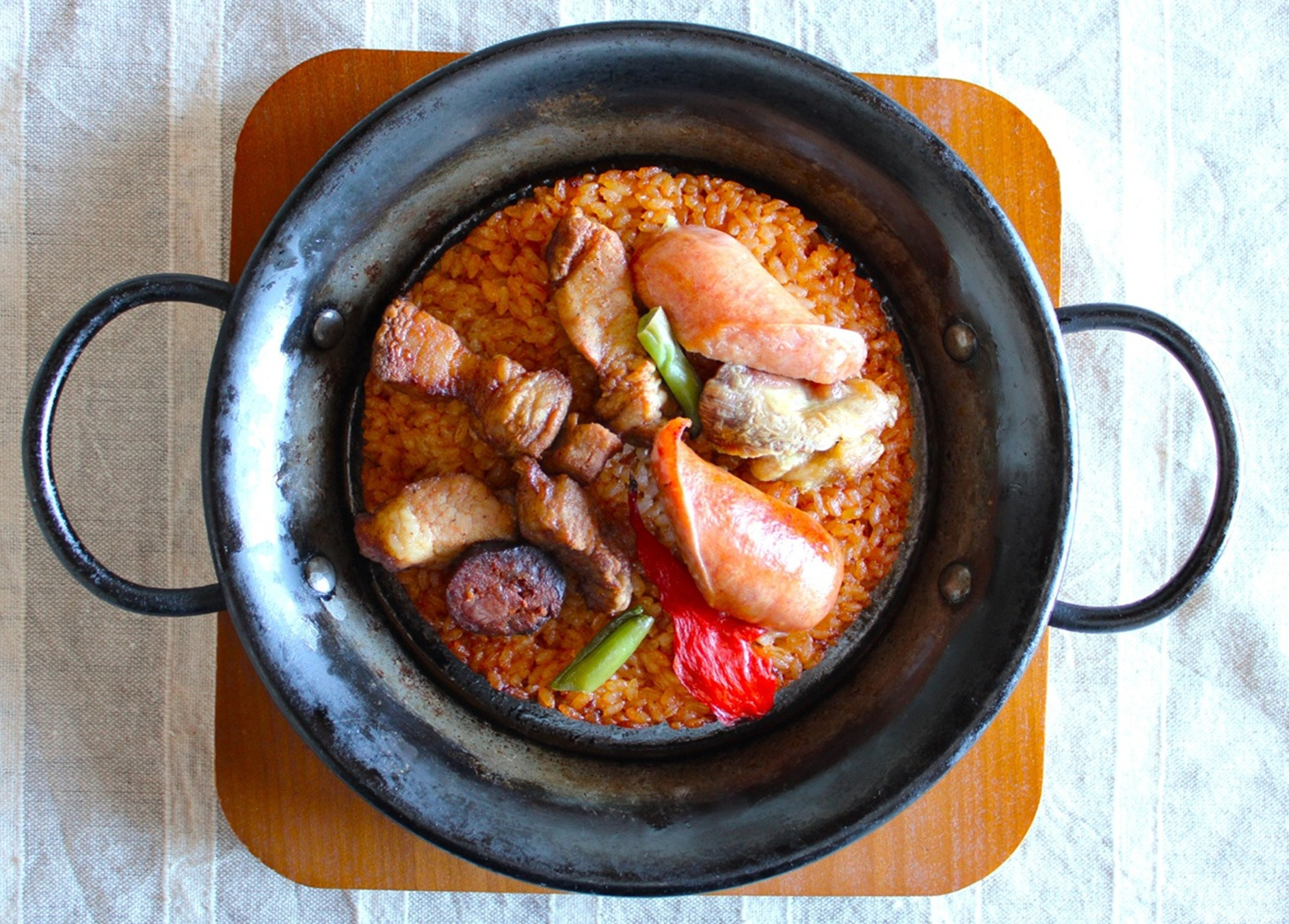 スペイン産栗豚とチョリソーのパエリア 1人前 2個セット 静岡の老舗スペインレストラン「サングリア」 冷凍 スペイン料理 パエリア タパス ワイン バル バール◇