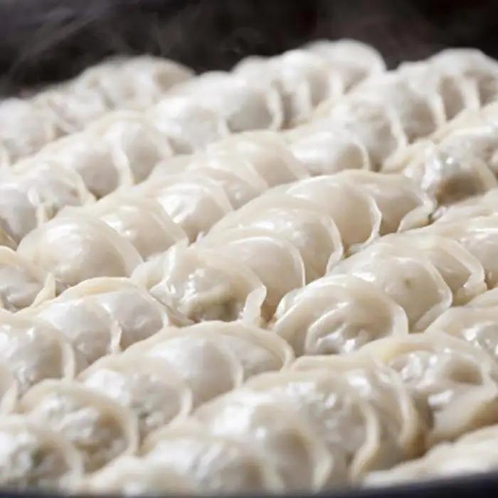餃子 博多 一口餃子 64個入 (16個×4パック) セット 餃子のテムジン 手作り ぎょうざ ギョウザ 小分け 惣菜 冷凍餃子 生餃子 焼き餃子 お取り寄せグルメ 冷凍 おかず おつまみ つまみ お
