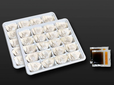 芦屋 伊東屋 謹製 黒豚 一口餃子 40個（醤油タレ 付き）【餃子 ぎょうざ ギョーザ 中華 点心 惣菜 おかず おつまみ 冷凍総菜 ジューシー 鹿児島産 黒豚 国産豚 豚肉 もちもち皮 肉汁たっぷり