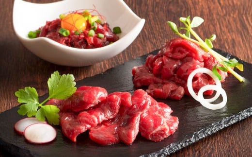 【お歳暮対象】ふじ馬刺し特選詰合せ【華】 / 食べ比べ 国産 馬肉 赤身 熊本県 菊陽町 赤身 ロース ユッケ ゆっけ たれ ばさし バサシ 肉 馬 【株式会社フジチク】 [BHAD107]