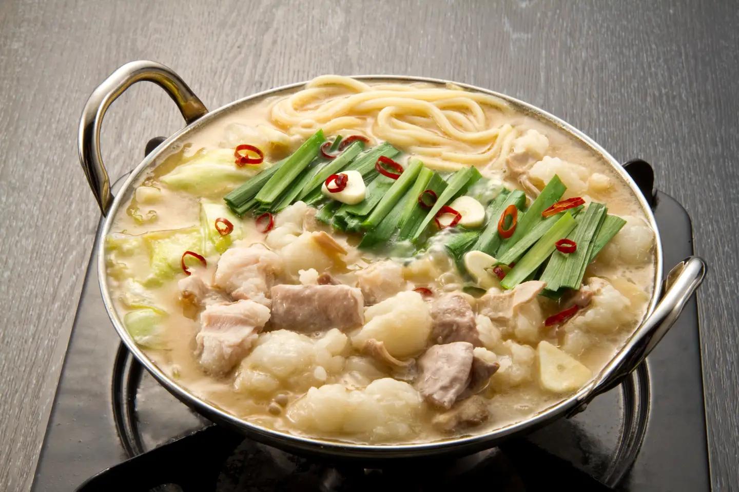博多の味本舗　国産牛博多もつ鍋　食べ比べパーティーセット(味噌味・醤油味各2セット)