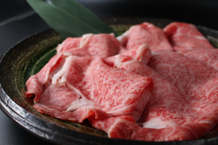 【12月発送分】極上近江牛すき焼き・しゃぶしゃぶ用【400g】【CB11W-12m】