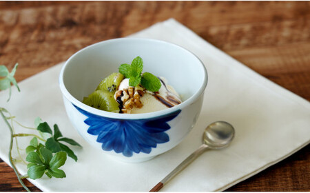 菊の馨 カフェオレボウル 有田焼 【伯父山】 器 うつわ 食器 皿 丸皿 A14-133