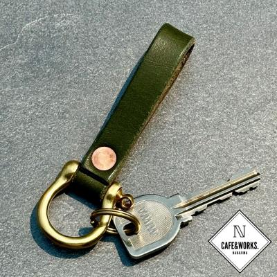 ふるさと納税 紋別市 レザークラフト:真鍮シャックル本革レザーキーホルダー小(モスグリーン) |  | 01