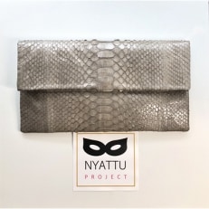 NYATTU PROJECT　天然パイソン革(ヘビ革)　クラッチバックS　モカベージュ