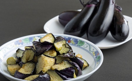 揚げナス 600ｇ【乱切り】海洋深層水仕込みのナス使用 カット済 揚げなす 野菜