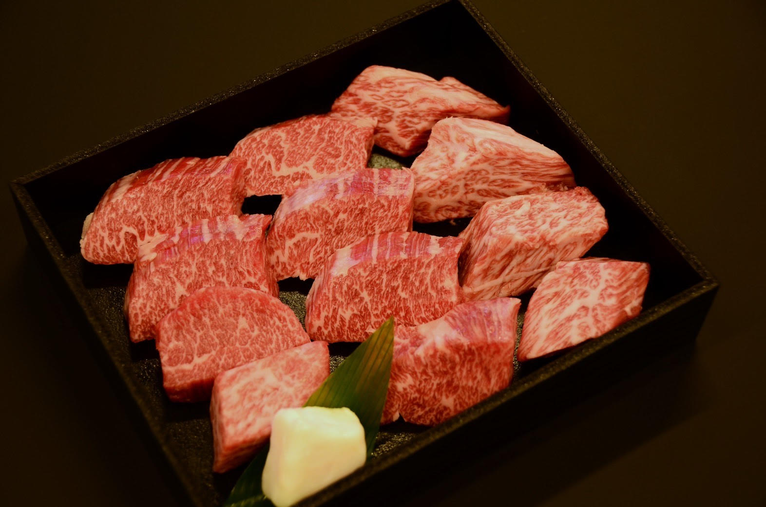 WT-22　竹内牧場選りすぐりの松阪牛ひとくちステーキ　300g