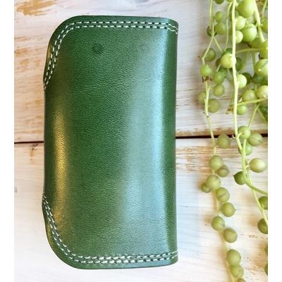 ふるさと納税 京丹後市 本革【アールキーケース】牛革グリーン 栃木レザー使用 110mm×60mm 角に丸味のあるキーケース |  | 01