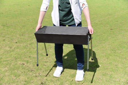 ＜バーベキューコンロ　M-600L＞ BBQ キャンプ 大人数 軽い 軽量 便利 簡単 組立 組み立て コンパクト 収納 キャンプ用品 バーベキュー用品 アウトドア シンプル おしゃれ 持ち運び 可能