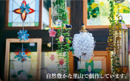 【ステンドグラスのある暮らし】星をちりばめた吊りランプ（ペンダントライト）＜ウェーブGグラス工房＞那珂川市 ステンドグラス インテリア ランプ 151000 151000円 [GAW012]