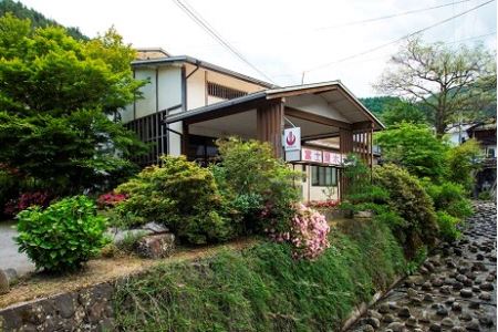 信州田沢温泉 富士屋 平日ご宿泊券(1泊2食付き・1名様分)
