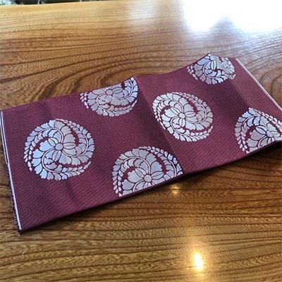 ふるさと納税 筑前町 本場筑前博多織　ブックカバー　A6判サイズ「黒田家家紋」(エンジ地に白ネズ色)/縞 |  | 03