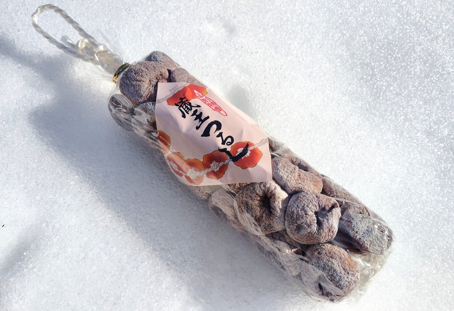 
                  冬の干し柿・松田農園謹製「蔵王つるし」３２果　0057-2605
                