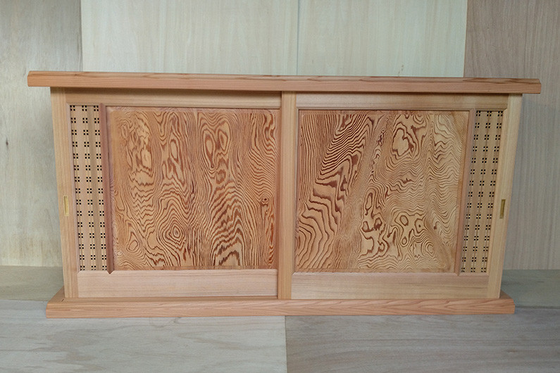 
                  杉下駄箱 杉無垢材 木製 手作り 家具 インテリア 加茂 吉建 杉 スギ 木製 下駄箱 靴入れ 靴 シューズボックス 伝統工芸 職人 和風 家具 小京都 無垢材 インテリア《高さ約850×幅約1681×奥約455（mm）》
                