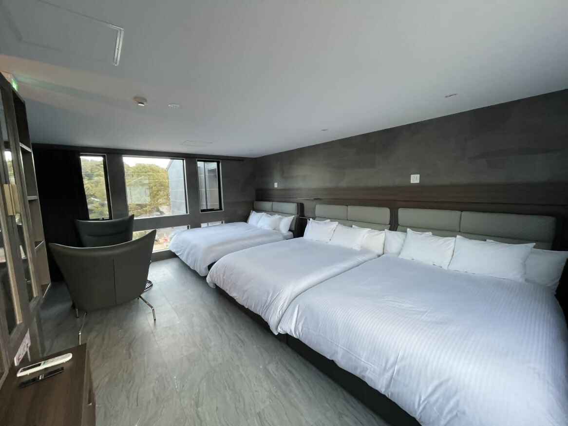 2011 【平日限定宿泊券】1棟貸切 プラフィーノリゾートヴィラ（2名様分）　三重県　家族　温泉　伊勢　ペット　犬　グランピング　リゾート　伊勢神宮　観光　　1棟貸し　キッチン付き　 バーベキュー　夫